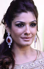 Raveena Tandon som 