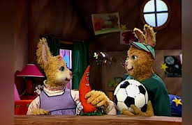 Bingo & Molly: The Smiling Suitcase