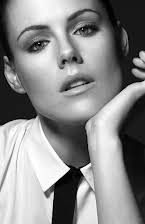 Kathleen Robertson som 
