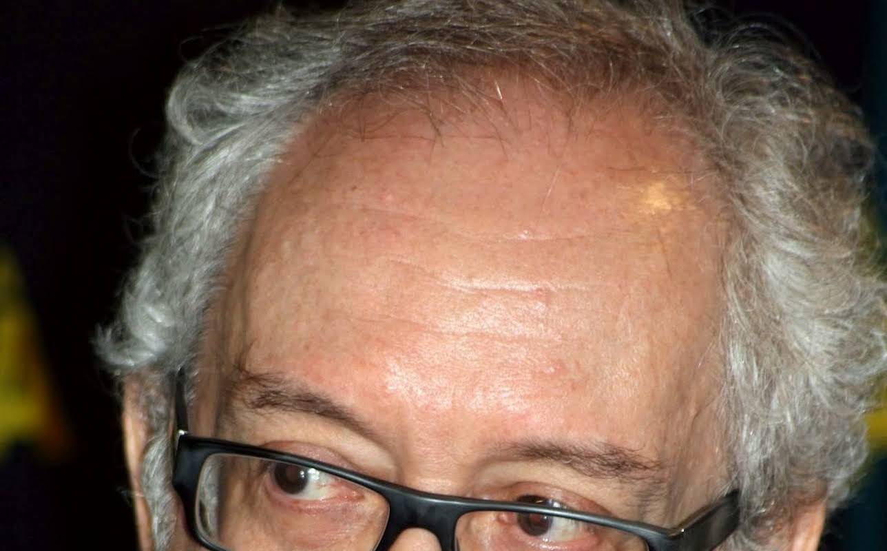 Emilio Martínez Lázaro