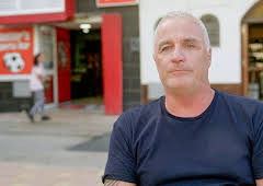 Bargain-Loving Brits in the Sun