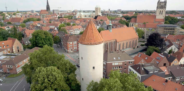 19:30: Die Kaufleute von Münster - Eine Zeitreise ins Mittelalter | 3SAT | 12/7 2025