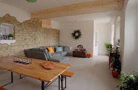 Maine Cabin Masters: Building Italy, Season 1: Building Italy: From Animal Stables to a New Family Room