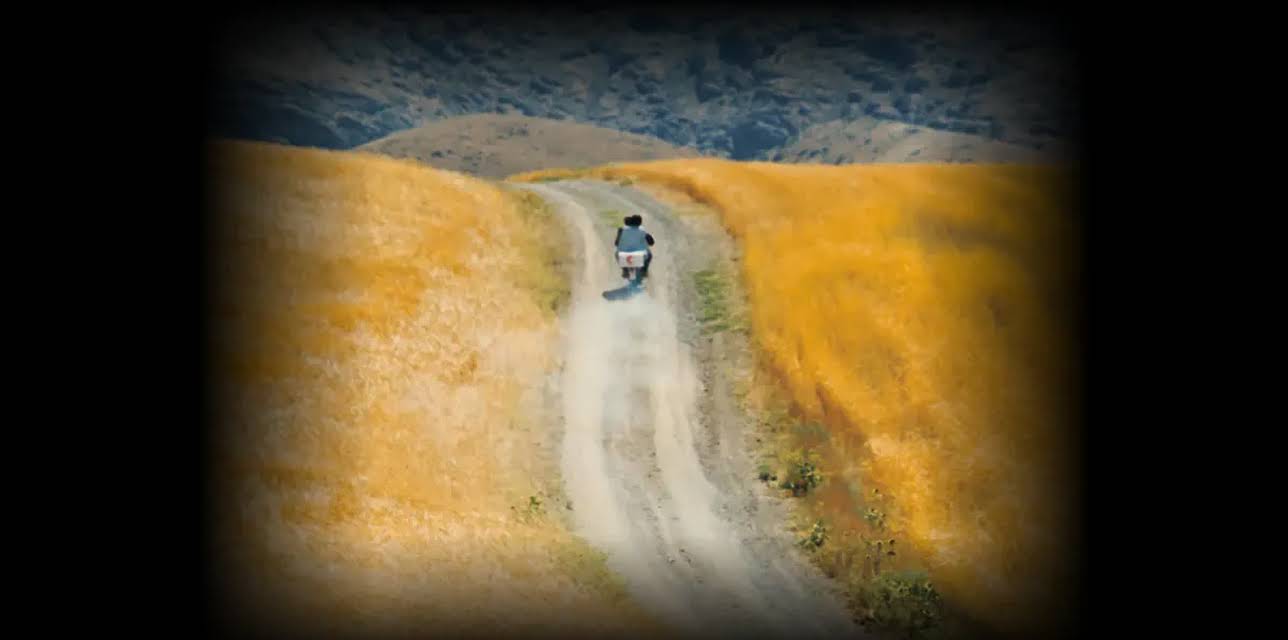 The Wind Will Carry Us (2000)