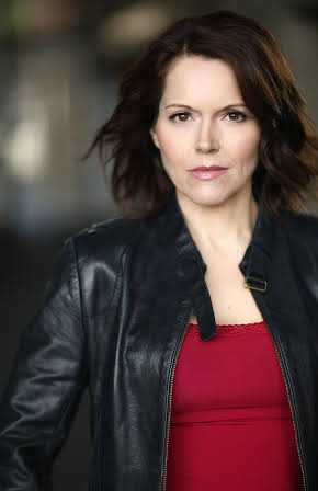 Michelle Martin as Second Fan