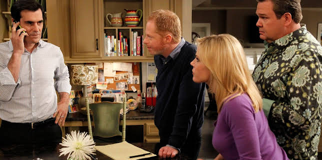 11:00 AM: Modern Family | E4 | 11/6 2025