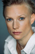 Lise Risom Olsen som 