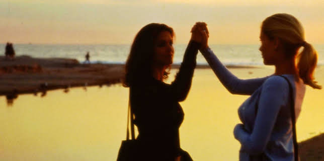 11:30: Pacific Blue (S4 E20) (S4) | TV6 | 12/17 2025