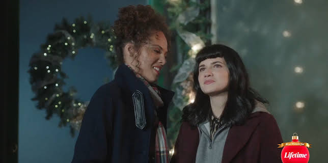 Under the Christmas Tree (2021)