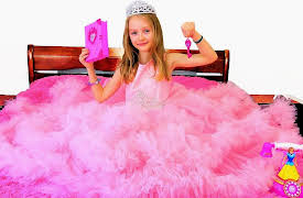 Super Polina Play: Polina Becomes a Princess!