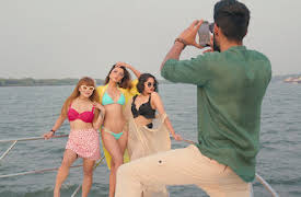 Social Currency: Last Influencer Standing