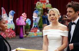 The Other Two, Season 1: Chase Goes to a Premiere