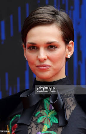 Sara Serraiocco as 