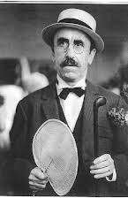 Jesús Guzmán como Abuelo