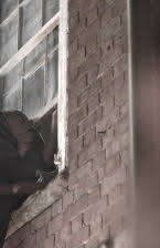 Nick L. Williams como Chris 
  
  
  (as Nick Williams)