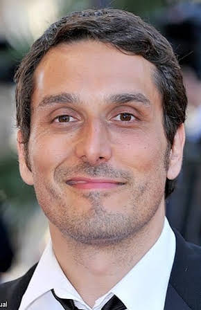 Vincent Elbaz as 