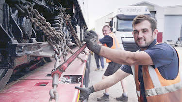 9:00 AM: Train Truckers (S2 E1) (S2) | Yesterday | 1/11 2026