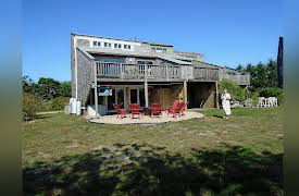 How Close Can I Beach?, Season 1: Staying Inspired on Nantucket