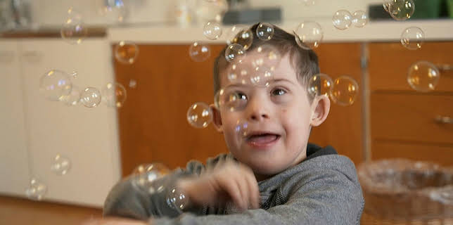 12:20: Leben mit Downsyndrom – Janusch und seine Familie | 3SAT | 11/28 2025