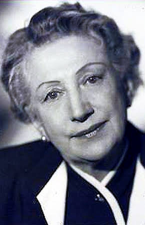 Agnes Windeck as 