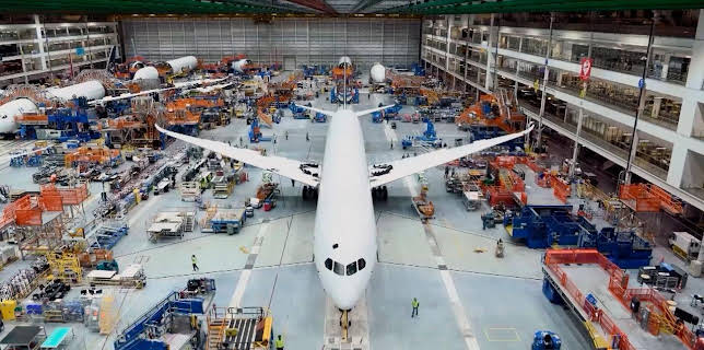 21:00: Mittendrin - Flughafen Frankfurt | HR Fernsehen | 12/17 2025