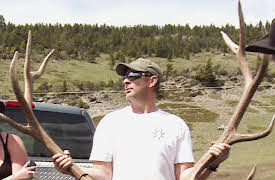 Yellowstone Wardens: Hunting Season Hustle