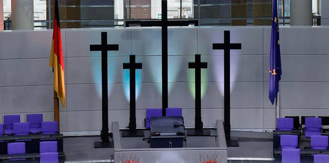 13:25: Bundestag live | Das Erste | 11/16 2025