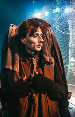 Mariy Grigorov as Lazar 
  
  
  (as Marii Grigorov)