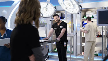 18:40: Chicago Med (S4 E3) (S4) | Viasat Series | 8/10 2026