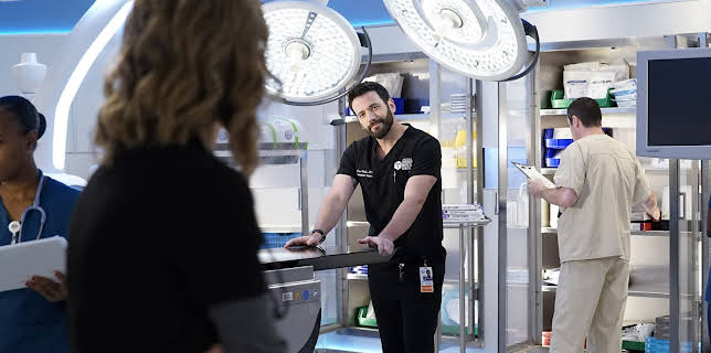 04:55: Chicago Med (S4 E3) (S4) | Viasat Series | 12/6 2025