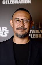 Wen Jiang como Narrator 
  
  
  (voice)