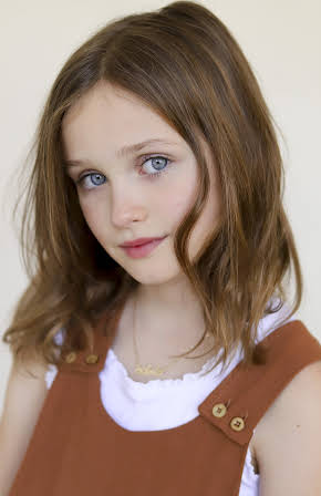 Arlo Mertz as 