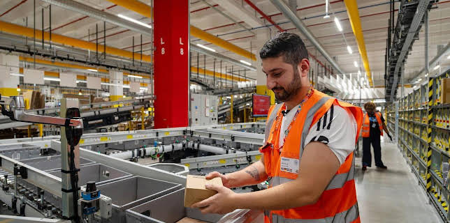 19:30: Die Nordreportage: Weihnachtsstress bei Amazon | Tagesschau 24 | 12/20 2025