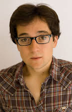 Josh Brener som 