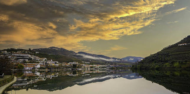 3:00 AM: World's Most Scenic Railway Journeys (S6 E4) (S6) | Channel 5 | 1/28 2026