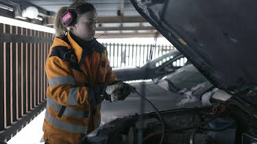 03:25: På glattisen (S9 E5) (S9) | Viasat 4 | 4/6 2026