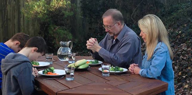 04:20: Evil Kin (S2 E3) (S2) | Kanal 11 | 11/30 2025