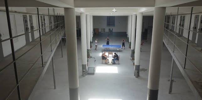 21:00: Überleben hinter Gittern | ZDFinfo | 12/5 2025