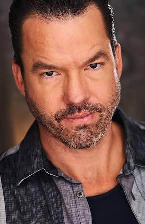 Leif Gantvoort as 