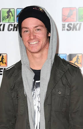 Sean Pettit as 