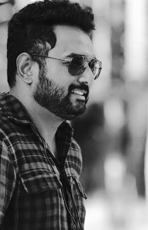 Aakar Kaushik as 
