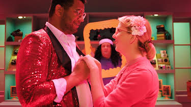 18:05: Kompani O.R.D.: Stygg og fæl på bildet | NRK Tegnspraak | 4/17 2026