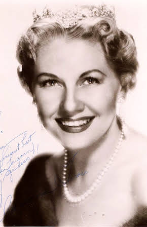 Claramae Turner as Cousin Nettie