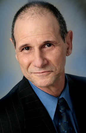Dan Woren as 
