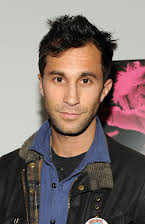 Ariel Schulman som Director