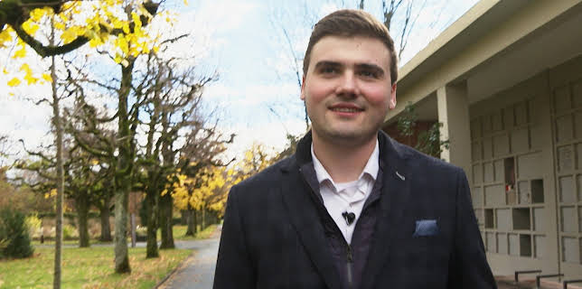 12:05: Der jüngste Bestatter der Schweiz – Sein Kampf um Anerkennung | 3SAT | 11/7 2025