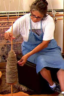 05:37: Así se hace (MAX): Alfombras de los navajos/Petróleo/Caleidoscopios | Discovery | 4/3 2026