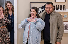 The Great Giveback With Melissa and Jenna, Season 1: The Man Wants a Tub!