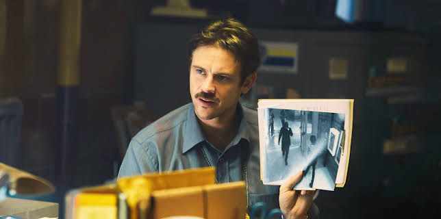 In the Shadow of the Moon (2019)