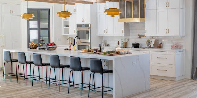 10:00 AM: Property Brothers: Forever Homes (S4 E8) (S4) | W | 11/19 2025